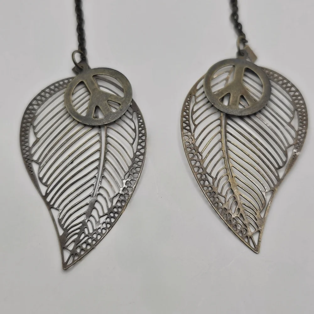 ⭐️40% Off⭐️ Antique Gold Metal Feather & Peace Sign Earrings